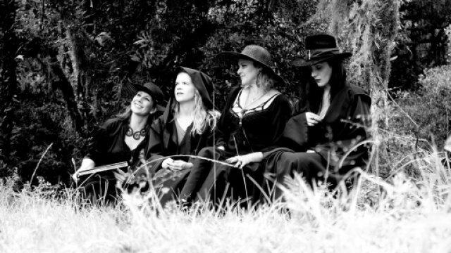 Oroscopo venerd&igrave; 23 agosto 2019: spese extra per Vergine, Ariete passionale.