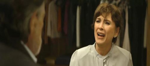 Beatriz discute com Ot&aacute;vio. (Reprodu&ccedil;&atilde;o/TV Globo)