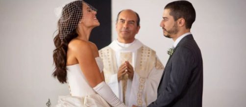 Vivi aceita se casar com Camilo. (Reprodu&ccedil;&atilde;o/Rede Globo)