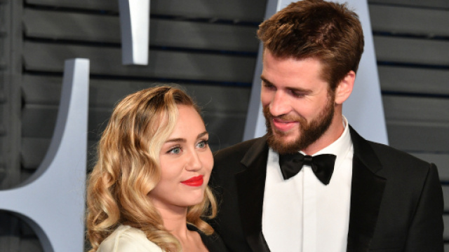Matrimonio lampo per Miley Cyrus e Liam Hemsworth: lei nega di averlo tradito e si circonda dell'affetto dei suoi quindici animali