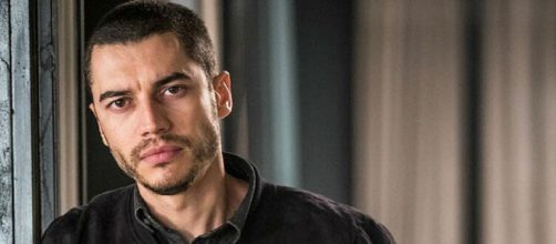 Camilo obriga Vivi a se casar com ele (Reprodu&ccedil;&atilde;o/TV Globo)