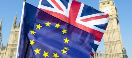 La oposici&oacute;n aprueba la v&iacute;a legislativa para parar a Johnson