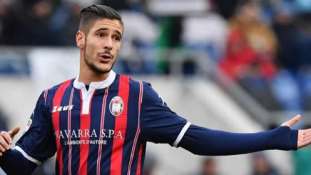 L'attaccante del Bologna, Diego Falcinelli