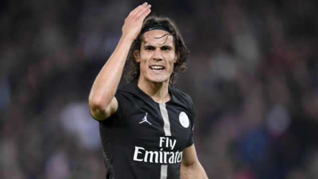 Edison Cavani in una partita con il PSG