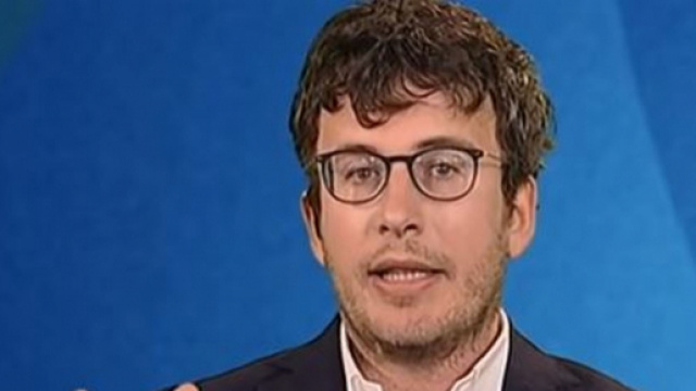 Il filosofo Diego Fusaro critico nei confronti dell'euro.