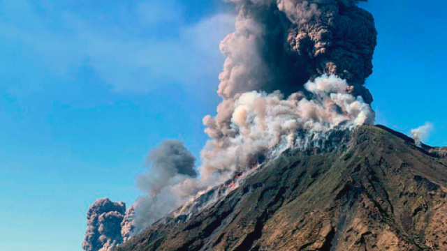 Stromboli: si teme lo tsunami, sale l'allerta.