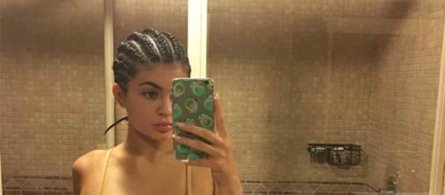 Kendall Jenner posa con su nuevo peinado. / Instagram