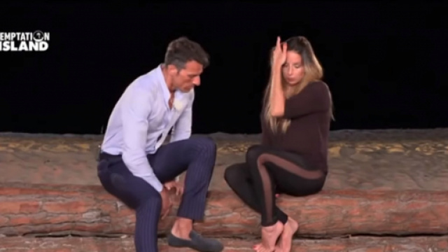 U&D, David e Cristina litigano durante la registrazione del trono over, Maria seda la lite