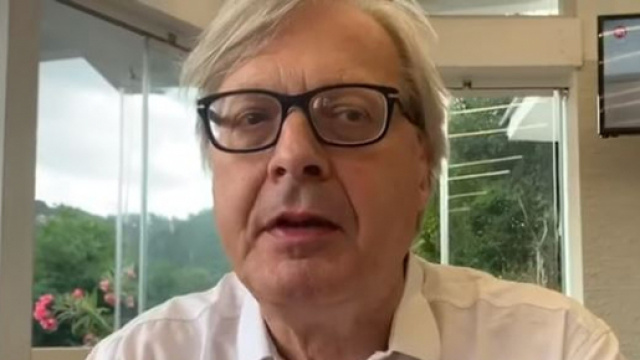 Carabiniere ucciso, Sgarbi parla dell'indagato bendato