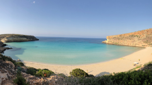 Il mare della spiaggia dei Conigli a Lampedusa