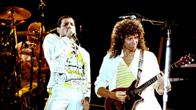 Freddie Mercury e Brian May durante il concerto di Knebworth