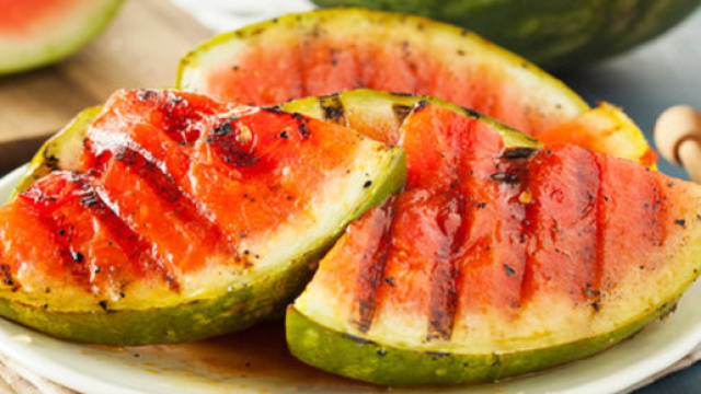 L'anguiria &egrave; un'ottimo spuntino in estate, idrata e ha un basso numero di calorie.