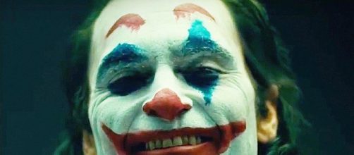 Joaquim Phoenix em cena do filme 'Coringa. (Arquivo Blasting News)