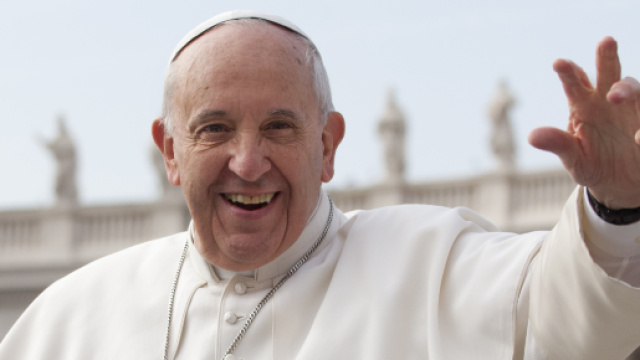 Papa Francesco rimane bloccato in ascensore: intervengono i vigili del fuoco