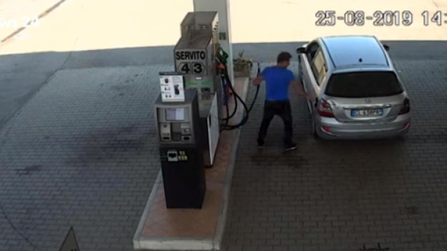 Scomparso con Elisa Pomarelli a Piacenza, si cerca Massimo Sebastiani: accusato di omicidio e occultamento di cadavere, potrebbe essere armato.