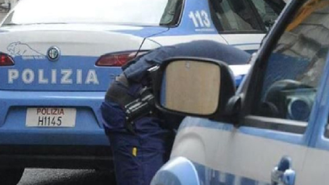 Brindisi, 19enne ucciso con tre colpi d'arma da fuoco alla testa per strada