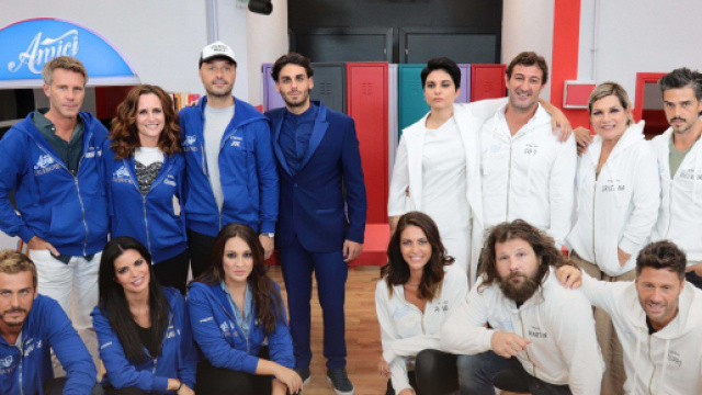 Amici Celebrities, formate le squadre: Bisciglia e Camassa nei Bianchi, la Torrisi nei Blu
