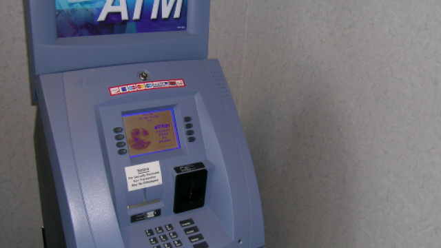 Rovereto, vuole farsi arrestare e distrugge un bancomat: per lui solo una denuncia