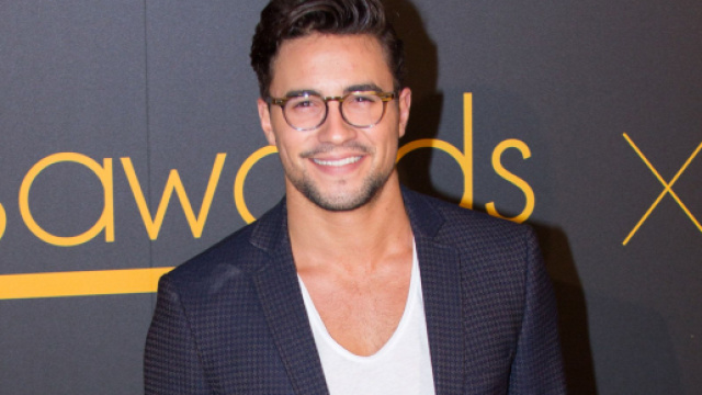 PHOTO Olivier Dion prend la pose torse nu, c'est ultra HOT - Voici - voici.fr