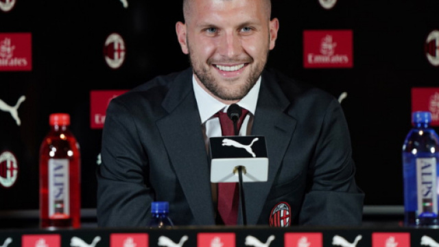 Rebic alla conferenza stampa di presentazione