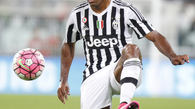 Alex Sandro: 'Douglas uno dei pi&ugrave; forti che abbia mai sfidato, nessun posto come la Juve'