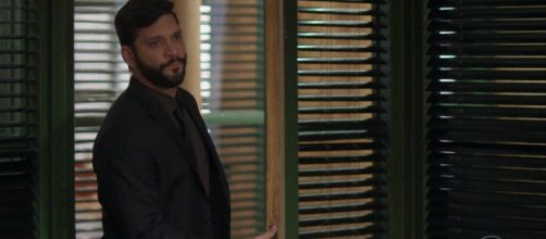 "Bom Sucesso": Jeniffer descobre que Diogo tem outra mulher. (Reprodu&ccedil;&atilde;o/TV Globo)