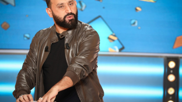 Balance ton post : Cyril Hanouna choqu&eacute; par une voyante ... - non-stop-people.com