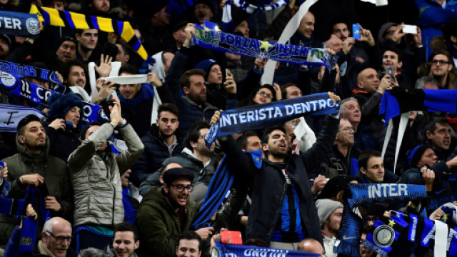 Inter Curva Nord durante una partita.