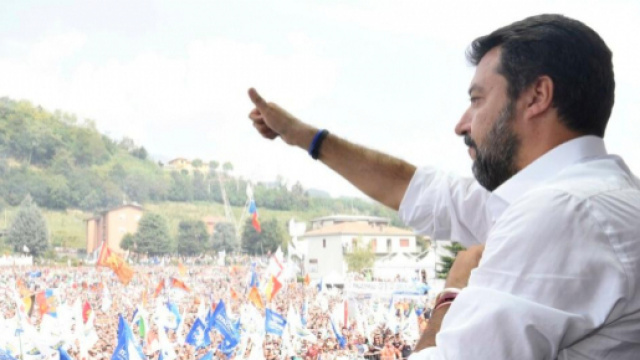Matteo Salvini acclamato a Pontida