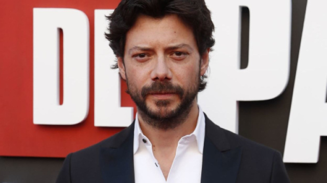 &Aacute;lvaro Morte smentisce la voce sull'addio alla serie La casa di carta