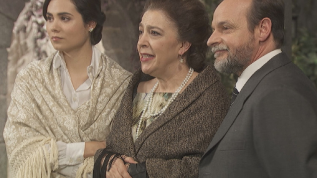 Il Segreto spoiler: Mauricio avverte Francisca che il paese scomparir&agrave;