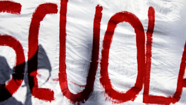 Sciopero scuola 27 settembre: protestano docenti e personale Ata, lezioni a rischio