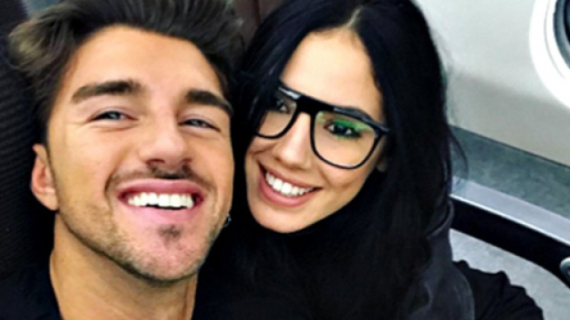 Andrea Damante spiazza: al polso ha ancora un bracciale regalatogli da Giulia dopo il GF Vip