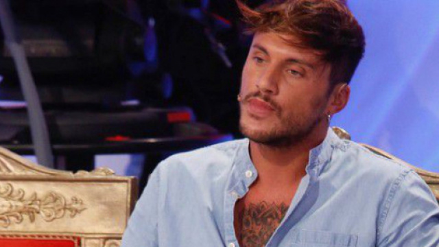 Uomini e Donne, Giulio contro la corteggiatrice Veronica