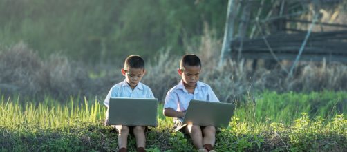 Acesso a internet e m&iacute;dias sociais fazem parte da realidade de nossas crian&ccedil;as e jovens. (Reprodu&ccedil;&atilde;o/Pixabay).