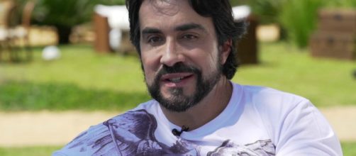 Personal &eacute; confundido com padre F&aacute;bio de Melo. (Reprodu&ccedil;&atilde;o/TV Globo)