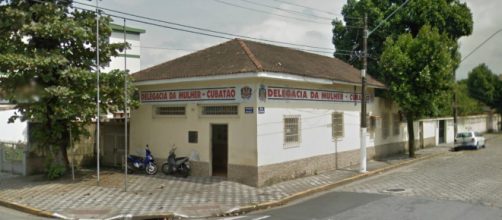Fachada da Delegacia de Defesa da Mulher de Cubat&atilde;o, onde o caso foi registrado (Reprodu&ccedil;&atilde;o/Google Street View)