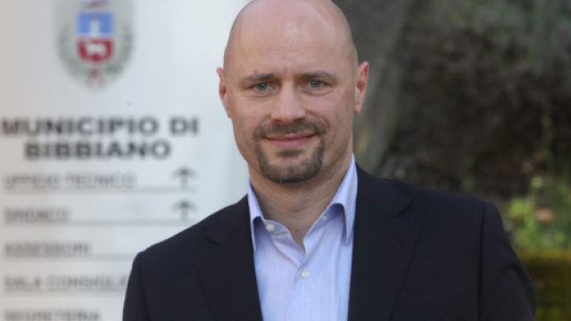 Bibbiano, revocati arresti domiciliari al sindaco Carletti