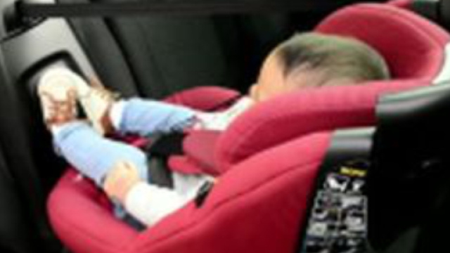 Bimbo di due anni dimenticato in auto: morto per asfissia