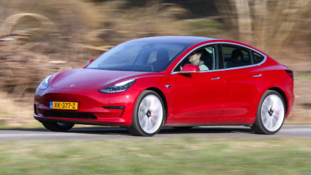 D'apr&egrave;s Tesla, la batterie de la Model 3 aurait une dur&eacute;e de vie ... - clubic.com