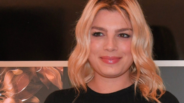 Emma Marrone: 'Mi devo fermare per un problema di salute, andr&agrave; tutto bene', fan preoccupati.