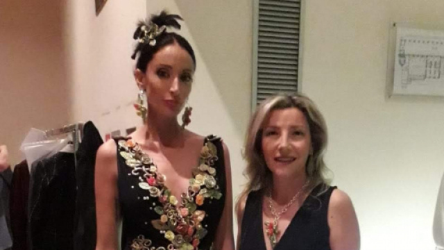 Graziella Citroni e il suo abito in stile orientale al Congresso di Alta Sartoria di Verona.