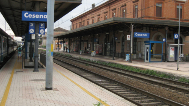 Cesena: 13enne litiga con i genitori e si getta sotto un treno