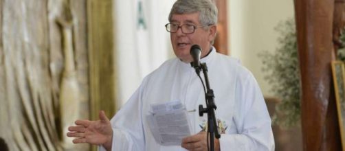 Padre estrangulado j&aacute; havia falado sobre insenguran&ccedil;a. (Arquivo Blasting News)