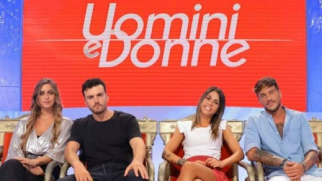 Sara Tozzi con i tronisti di U&D