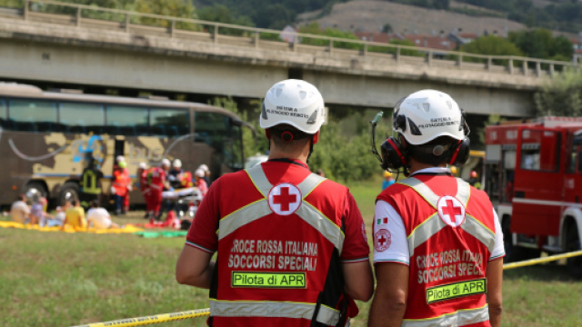 Calabria, auto contro pullman: un morto e un ferito