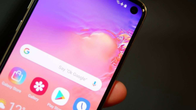 Samsung Galaxy S11 pourrait avoir un trou plus petit et un SoC &agrave; 5 ... - socialbuzz.fr