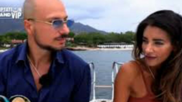 Temptation Vip, spoiler puntata del 30 settembre: Silvia filmata mentre &egrave; nello stesso letto del single Valerio