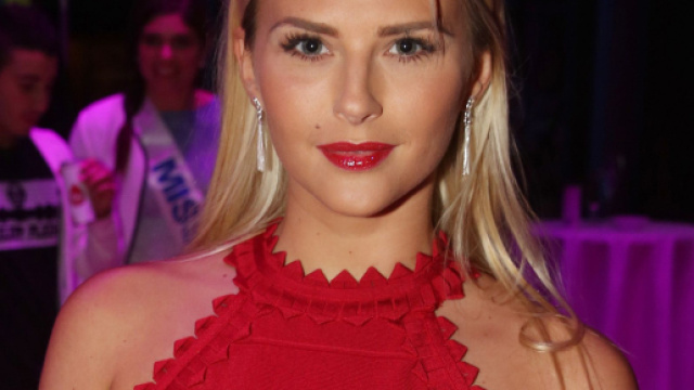 Kelly Vedovelli - La biographie de Kelly Vedovelli avec Voici.fr - voici.fr