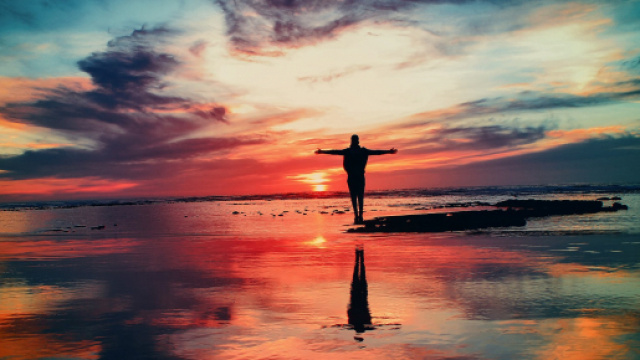 Oroscopo del giorno 10 settembre | Astrologia, classifica e predizioni per i segni della 2^ sestina: Acquario vola